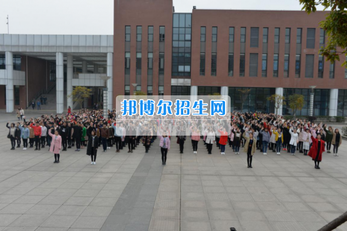 川南幼兒師范高等?？茖W(xué)校開展“感恩”主題教育活動培養(yǎng)學(xué)生良好道德品質(zhì)