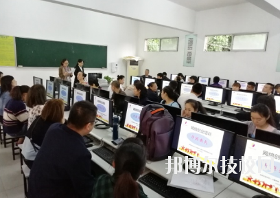重慶現(xiàn)代技工學(xué)校2020年報(bào)名條件、招生要求、招生對象