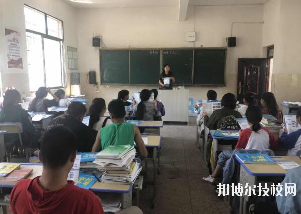 安順機(jī)械工業(yè)學(xué)校2020年報名條件、招生要求、招生對象