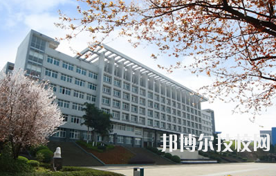 重慶三峽衛(wèi)生學(xué)校2020年報名條件、招生要求、招生對象
