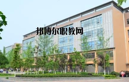 成都市恒輝技工學校2020年報名條件、招生要求、招生對象