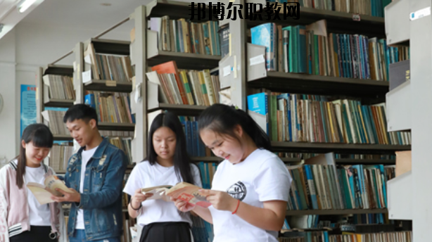 廣西二輕工業(yè)管理學(xué)校2020年報(bào)名條件、招生要求、招生對(duì)象 