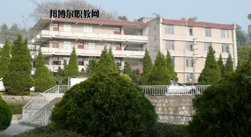 保山隆陽區(qū)職業(yè)技術(shù)學校2020年報名條件、招生要求、招生對象