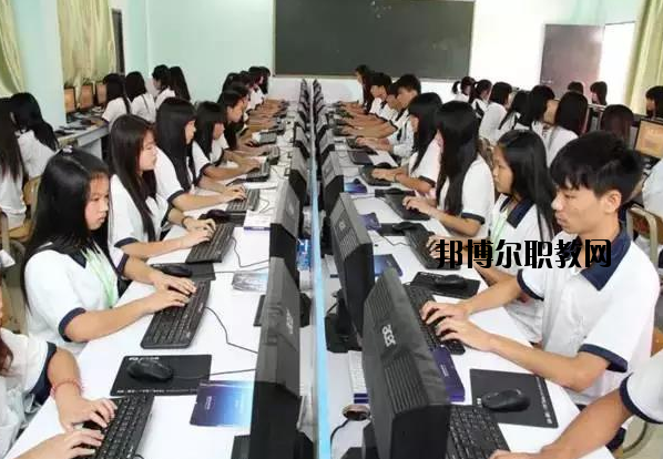 肇慶高要技工學(xué)校2020年報(bào)名條件、招生要求、招生對(duì)象