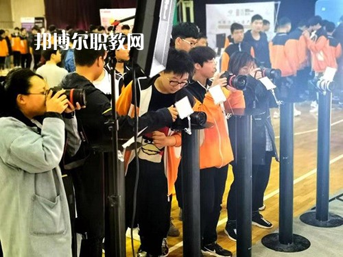 泰州市鳳凰藝術(shù)學(xué)校2021年報名條件、招生要求、招生對象