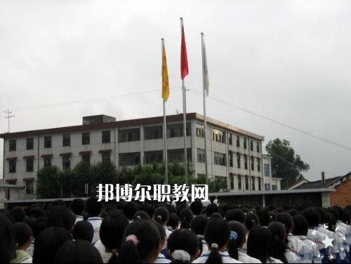 云南臨滄衛(wèi)生學(xué)校2021年報(bào)名條件、招生要求、招生對(duì)象