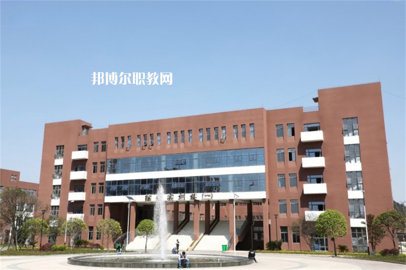 重慶藥劑學(xué)校2022年報(bào)名條件、招生要求、招生對象 