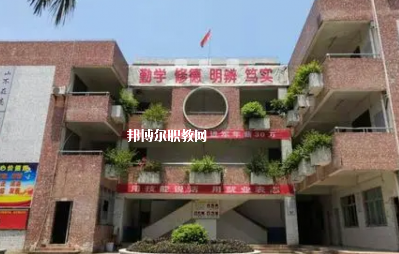 佛山騰飛技工學(xué)校2022年報(bào)名條件、招生要求、招生對象