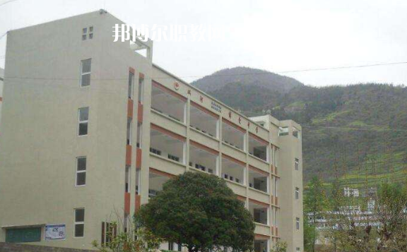 四川西昌交通學(xué)校2022年報名條件、招生要求、招生對象;