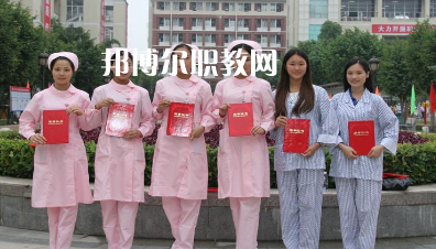 廉江市衛(wèi)生職業(yè)技術(shù)學(xué)校2022年報(bào)名條件、招生要求、招生對(duì)象