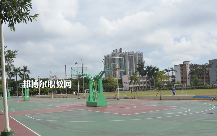 馬關(guān)縣民族職業(yè)高級中學(xué)2022年報名條件、招生要求、招生對象