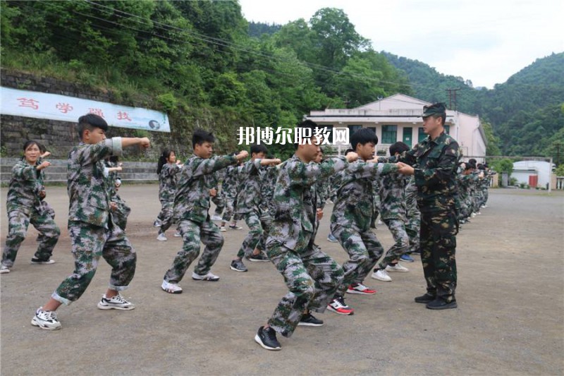 達(dá)州百島湖職業(yè)技術(shù)學(xué)校2022年報名條件、招生要求、招生對象