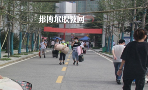 武漢新洲高級(jí)職業(yè)中學(xué)2022年報(bào)名條件、招生要求、招生對(duì)象