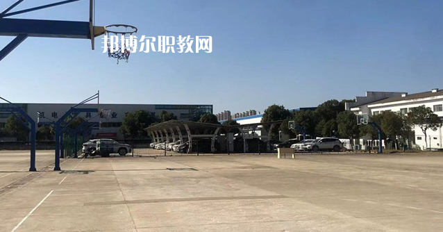 南昌智遠(yuǎn)技工學(xué)校2022年學(xué)費(fèi)、收費(fèi)多少