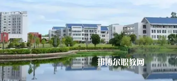福建高職?？圃盒Ｅ琶?9強(qiáng)