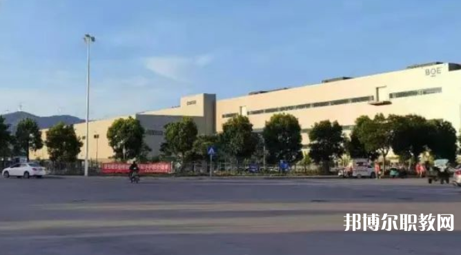 西安智能工業(yè)技工學(xué)校地址，乘車路線