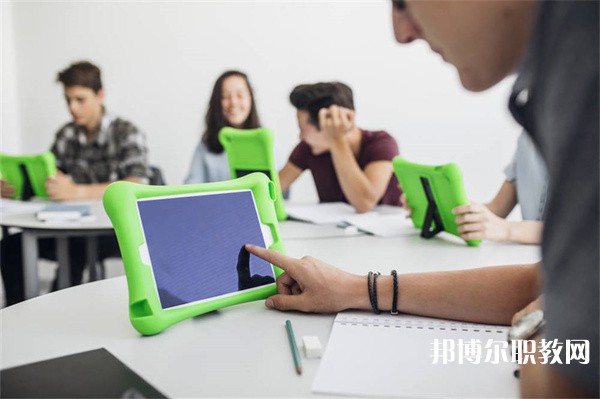 湖北哪里的中專學校能讀酒店服務與管理專業(yè)