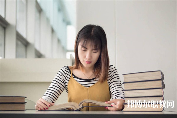 廣東哪里的職業(yè)學(xué)校能讀首飾設(shè)計(jì)與工藝專(zhuān)業(yè)