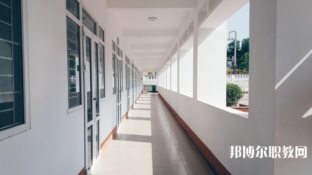 貴州哪里的中職學(xué)校能讀計算機(jī)網(wǎng)絡(luò)應(yīng)用(影視制作、動漫設(shè)計、平面設(shè)計方向)專業(yè)