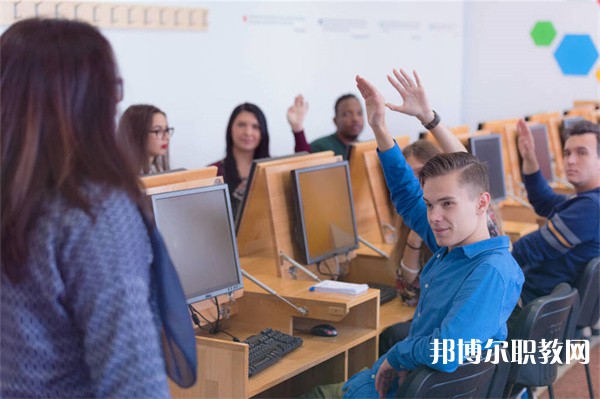 貴州哪里的職業(yè)學校能讀旅游酒店服務(wù)與管理專業(yè)