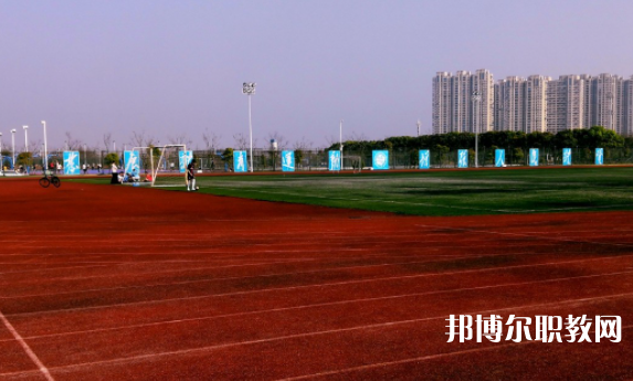 成都2025年中專鐵路學?？梢钥即髮? width=